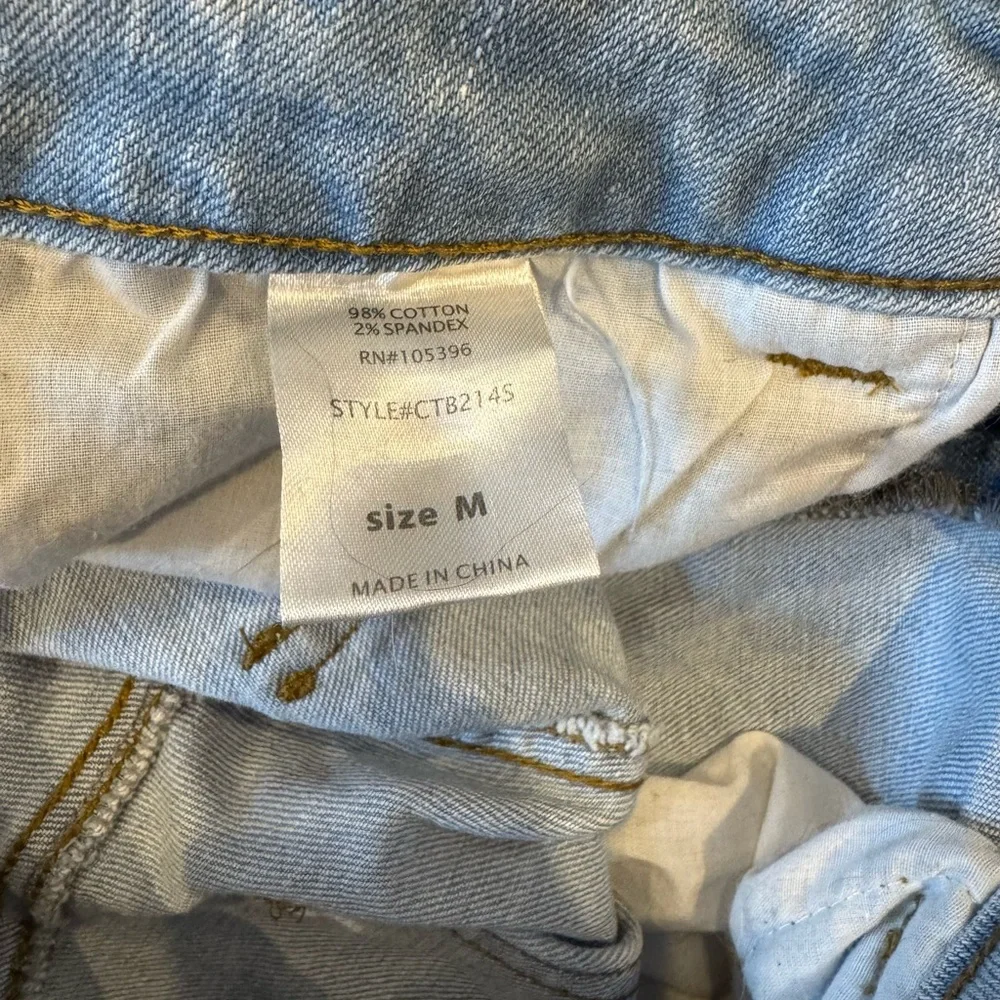 Fashion Nova High Rise Distressed Denim Shorts Light Wash Size M - Picture 3 of 3